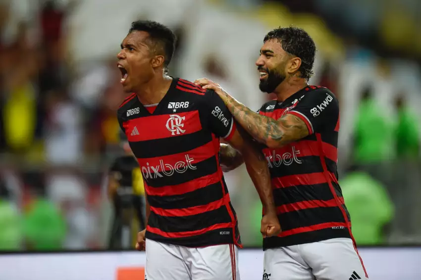 Flamengo e Atlético-MG abrem vantagem nas semifinais da Copa do Brasil