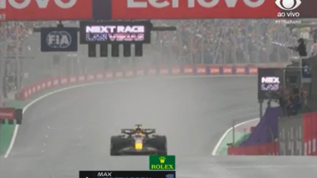 Verstappen vence o GP de São Paulo em corrida disputada