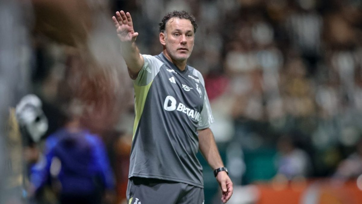 Milito elogia Hulk por gol contra o Vasco e projeta confronto contra o River Plate