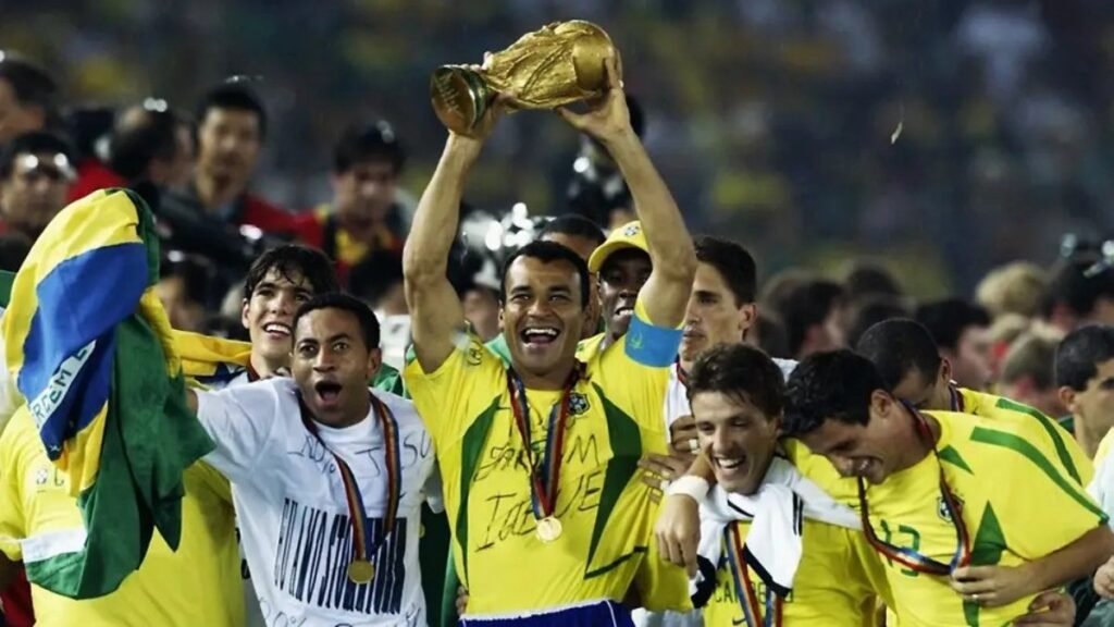 Campeão mundial com a Seleção é internado após sofrer queimaduras