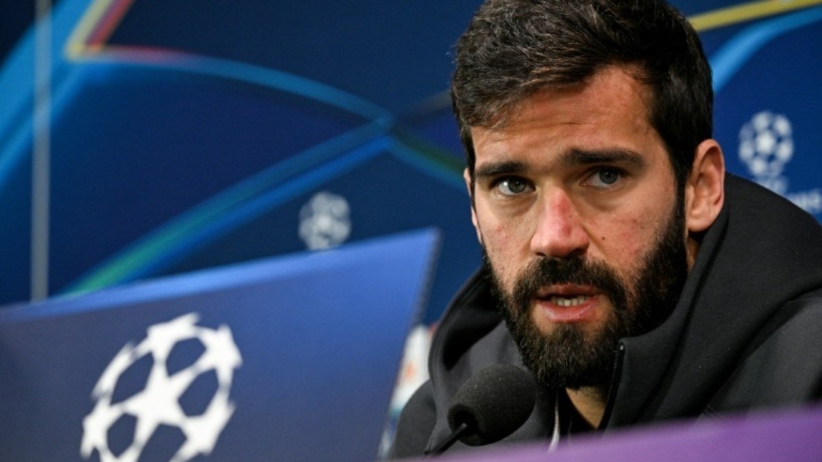 Alisson pede que jogadores sejam ouvidos sobre calendário