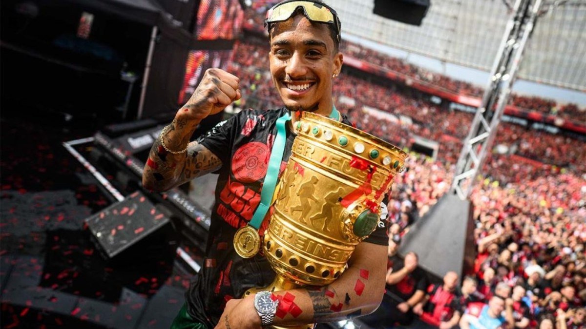 Campeão de tudo na Alemanha na temporada 2023/24, Leverkusen traz taças ao Brasil