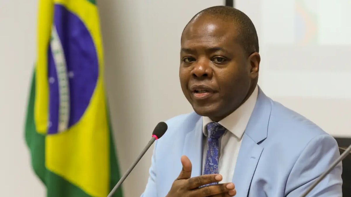 Governo abre investigação e exige explicação de Silvio Almeida após denúncias de assédio