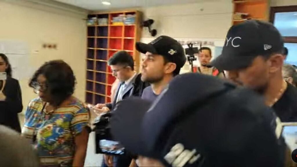Marçal vota a 3 minutos do fechamento das urnas
