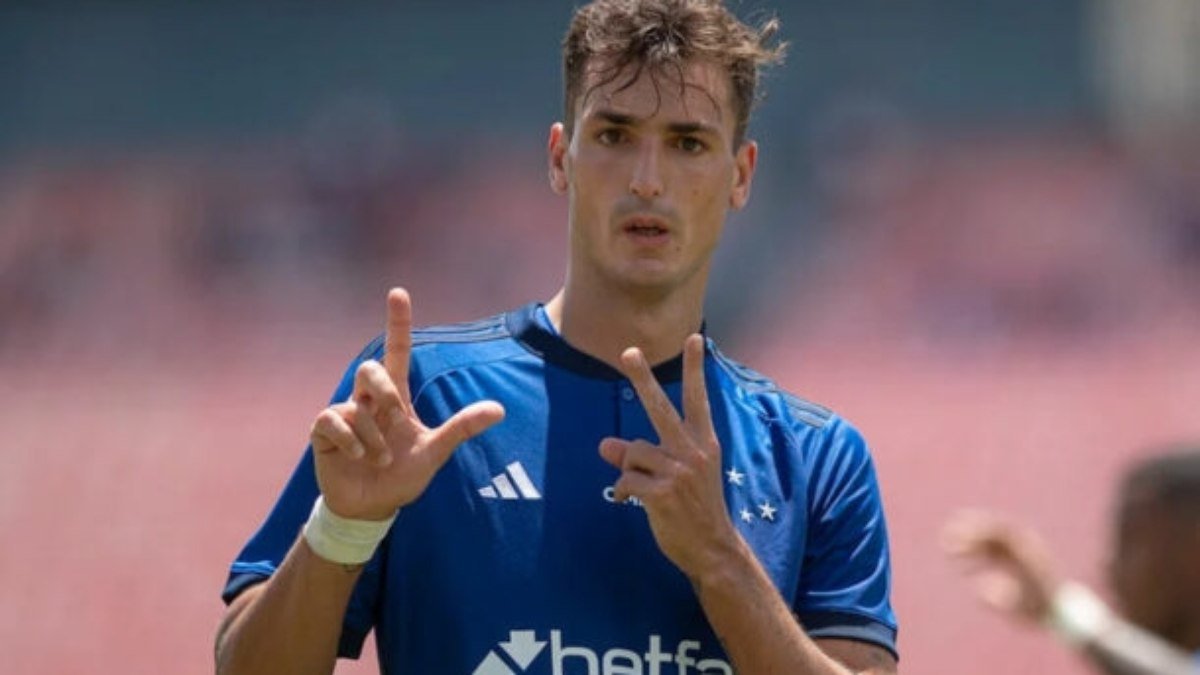 Lesionado no Cruzeiro, Dinenno viaja com dono da SAF para a Argentina