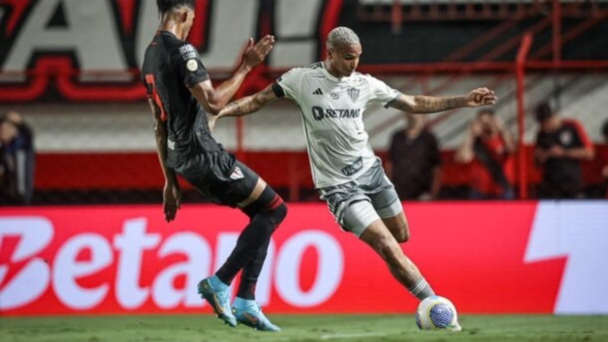 Atlético joga mal e perde para o Atlético-GO, fora de casa, pelo Brasileirão