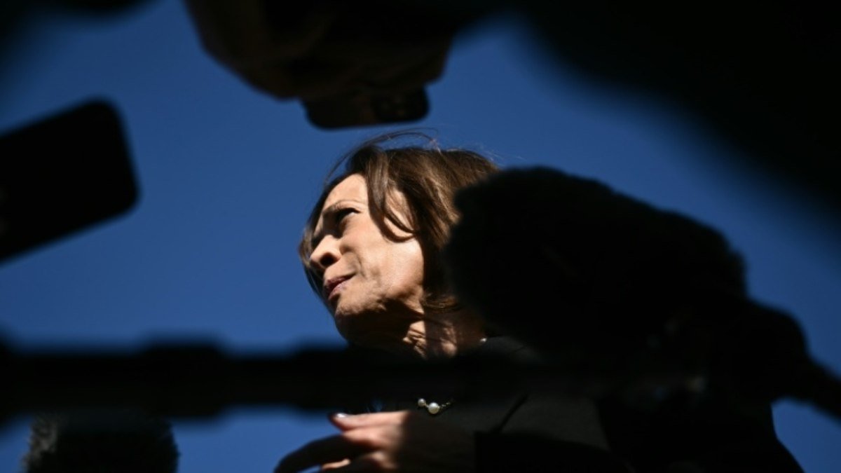 Kamala se distingue de Biden após presidente chamar seguidores de Trump de ‘lixo’