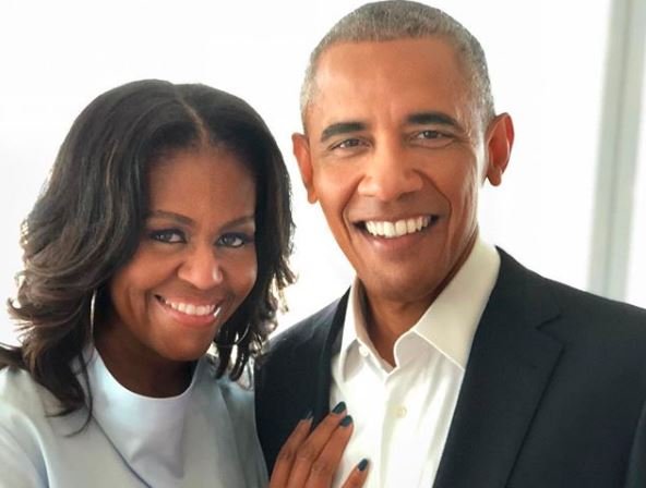 Barack e Michelle Obama parabenizam Trump após projeção de vitória