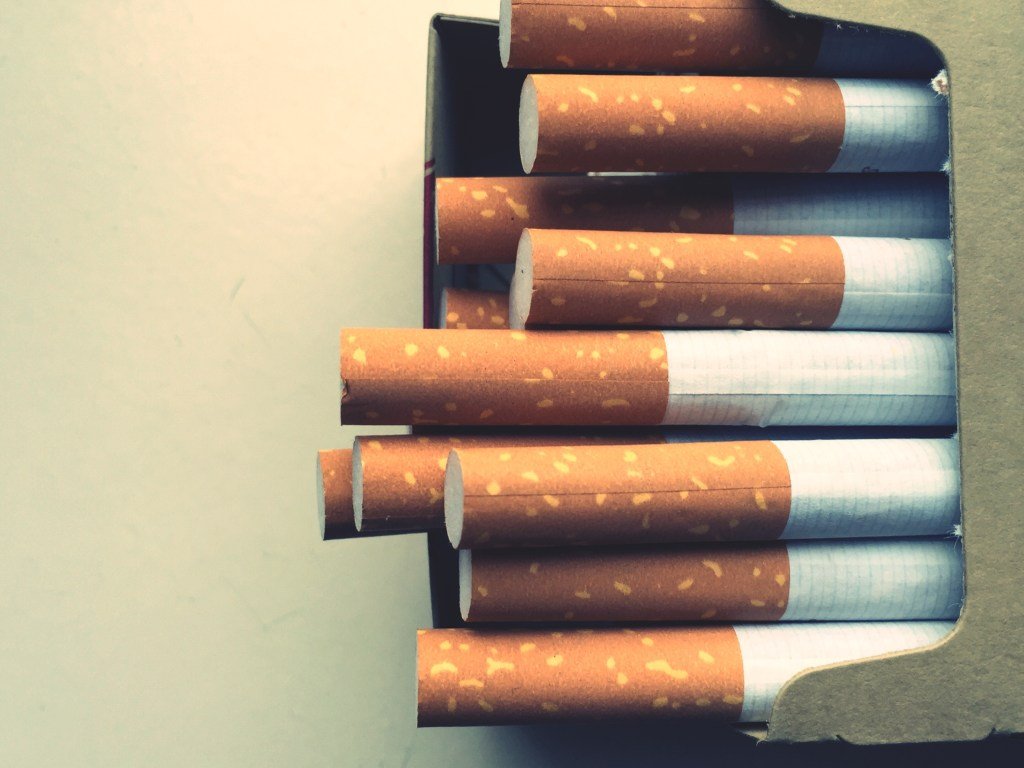 Governo eleva preço mínimo e reajusta imposto sobre cigarros