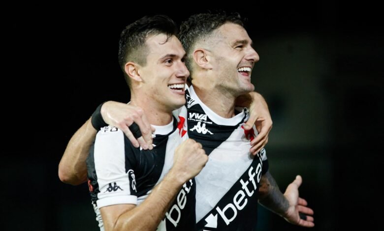 Vasco atropela Fortaleza e joga São Paulo no Z4 do Brasileirão Vasco atropela Fortaleza e joga São Paulo no Z4 do Brasileirão