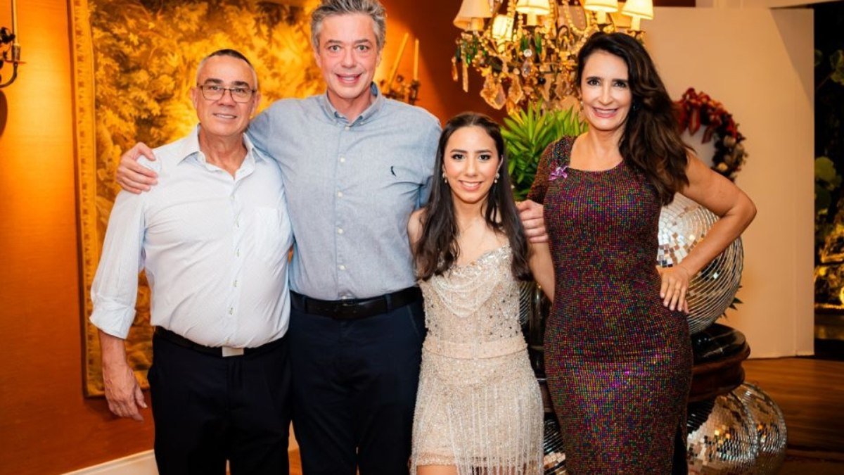 Karina Curi e família organizam festa de aniversário para Júlia Cavalcanti