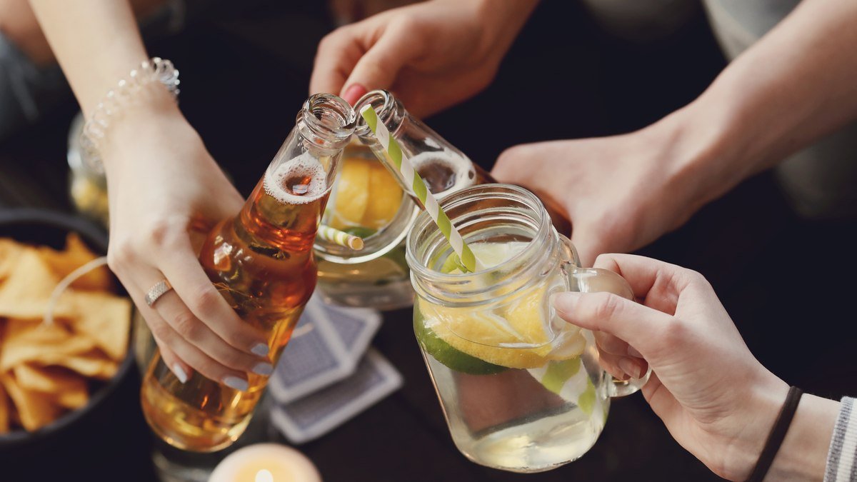 Por que o consumo de álcool prejudica o emagrecimento?