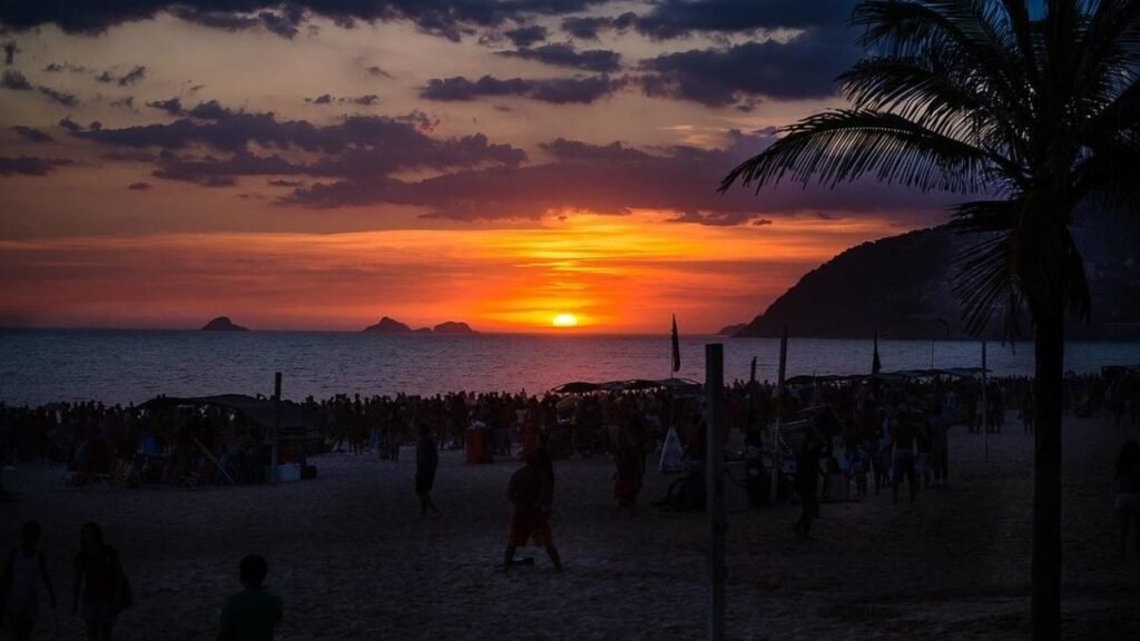 entenda os motivos que fazem o sol ficar alaranjado