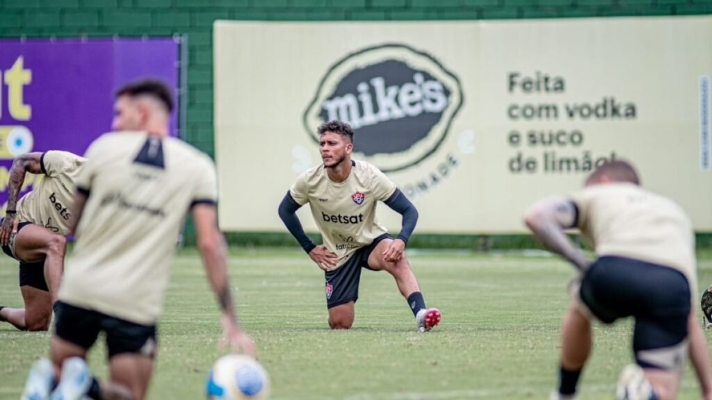 Vitória busca assegurar permanência diante do Fortaleza no Barradão