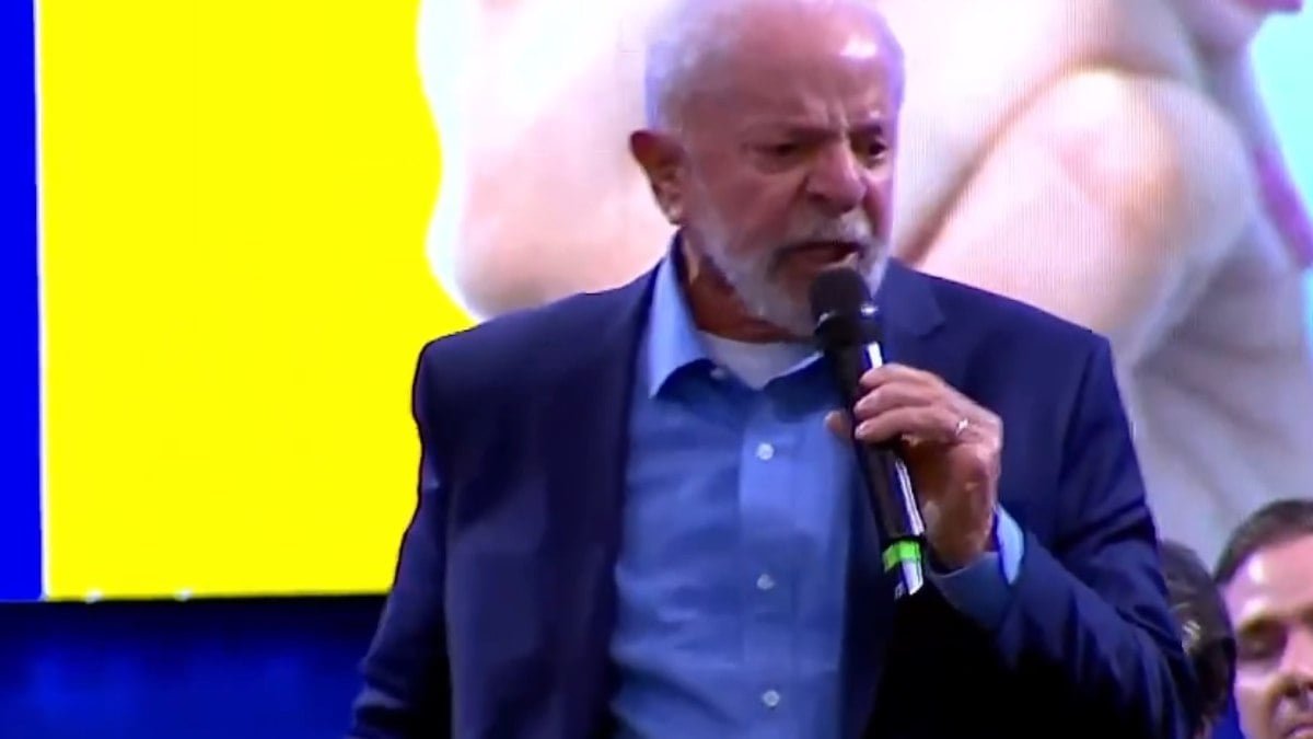 Lula anuncia ampliação do Pé-de-Meia para mais de 1 milhão de estudantes