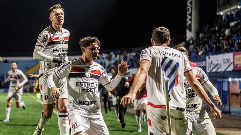 Nos acréscimos, Botafogo-SP arranca empate com Avaí pela Série B
