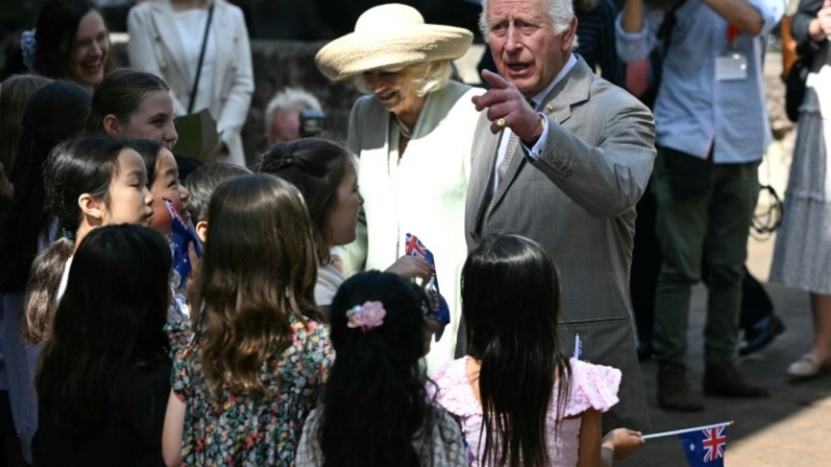 Charles III expressa satisfação em retornar à Austrália
