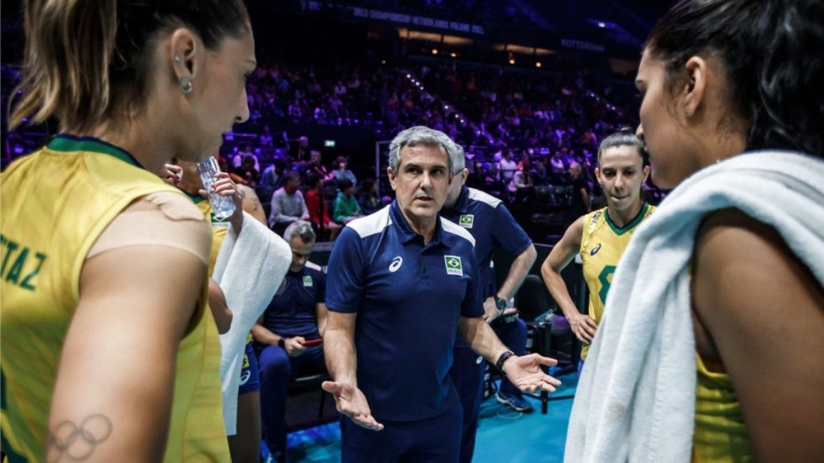 Zé Roberto e Ana Paula Henkel ingressam no Hall da Fama da FIVB