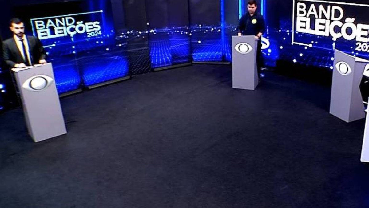 Em BH, atual prefeito não comparece a debate, e deputado é sabatinado