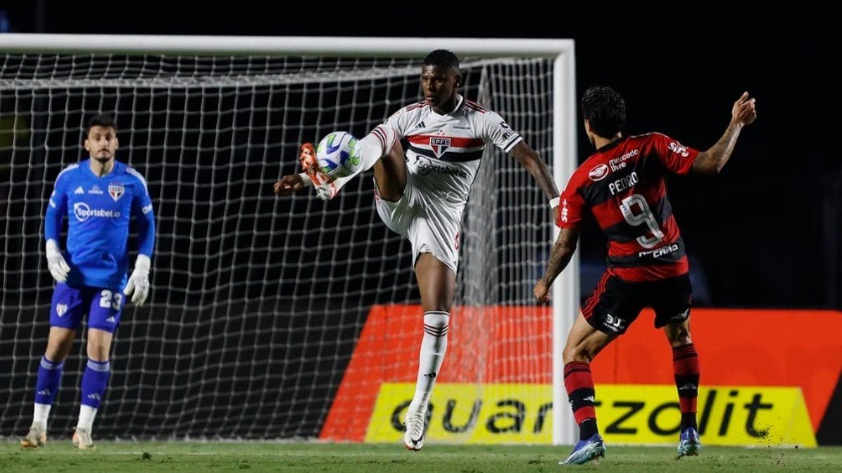 escalações e onde assistir ao jogo de hoje do Brasileirão