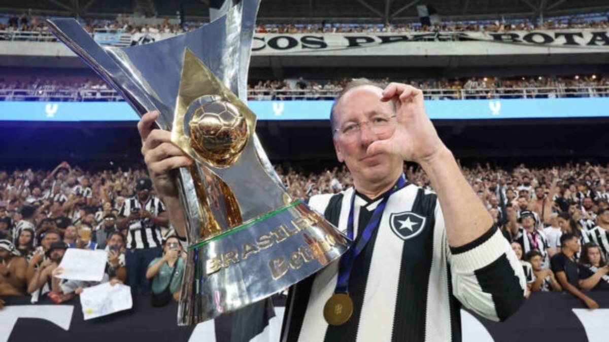 Textor agradece jogadores e funcionários do Botafogo pela temporada