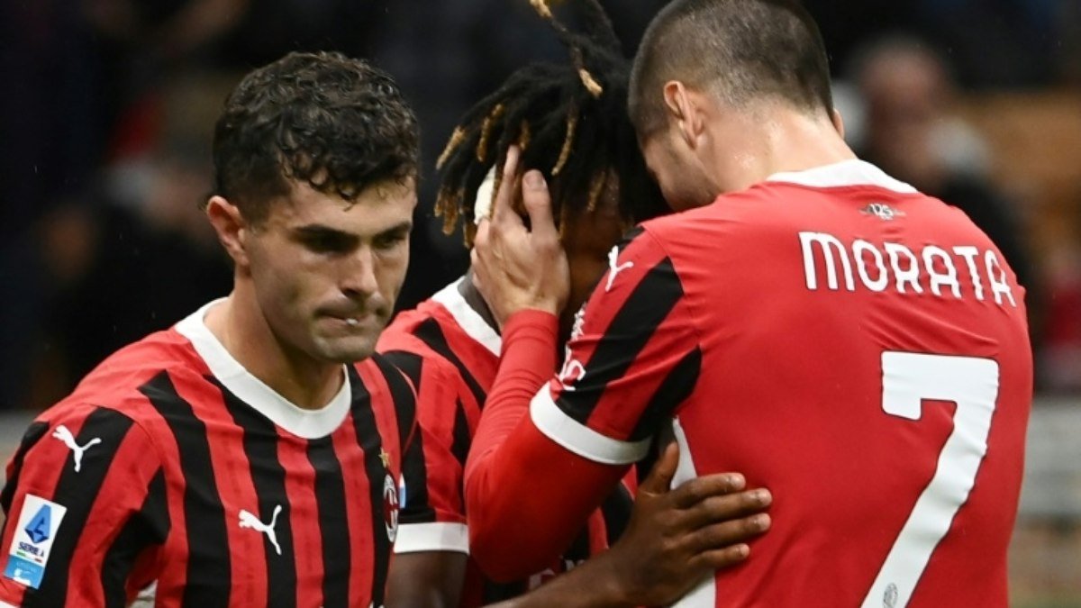 Com um jogador a menos, Milan vence Udinese (1-0) e é 3º no Italiano