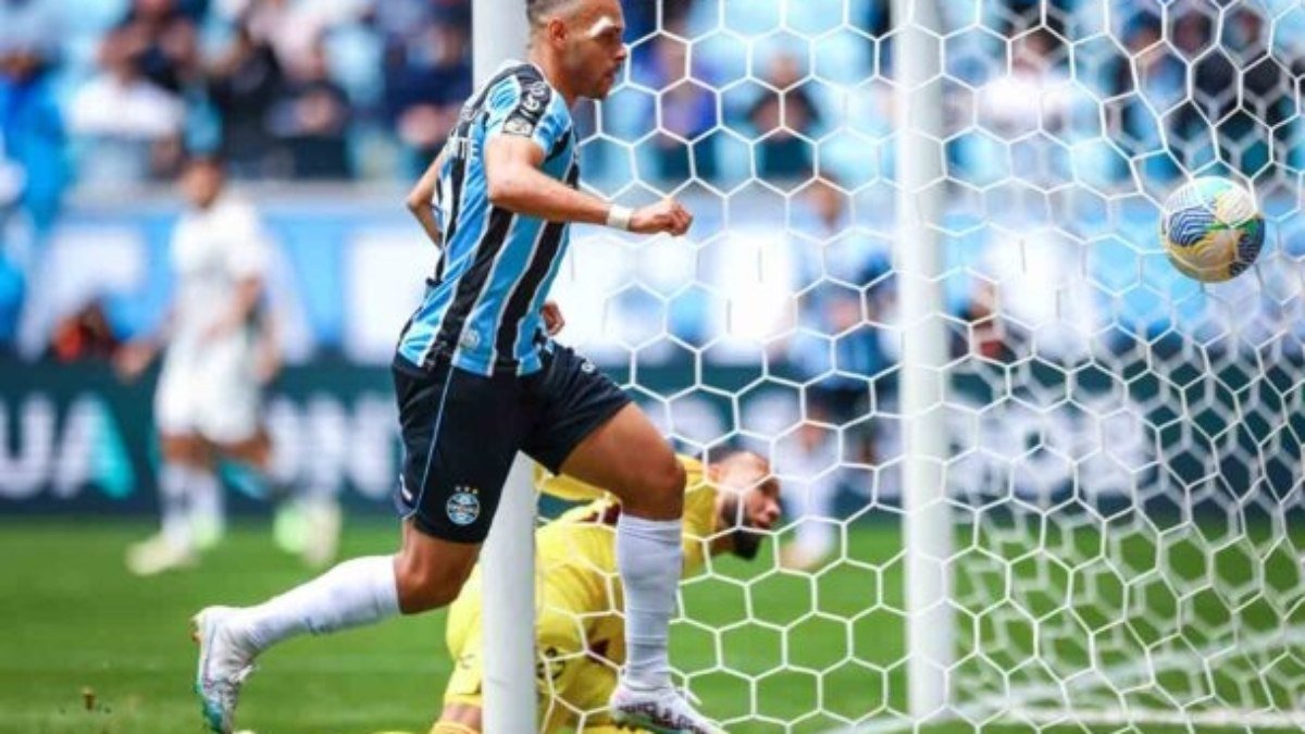 gols e assistências fazem de Braithwaite uma referência no Grêmio