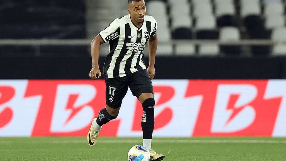 Marlon Freitas assume papel de líder incendiário do vestiário do Botafogo