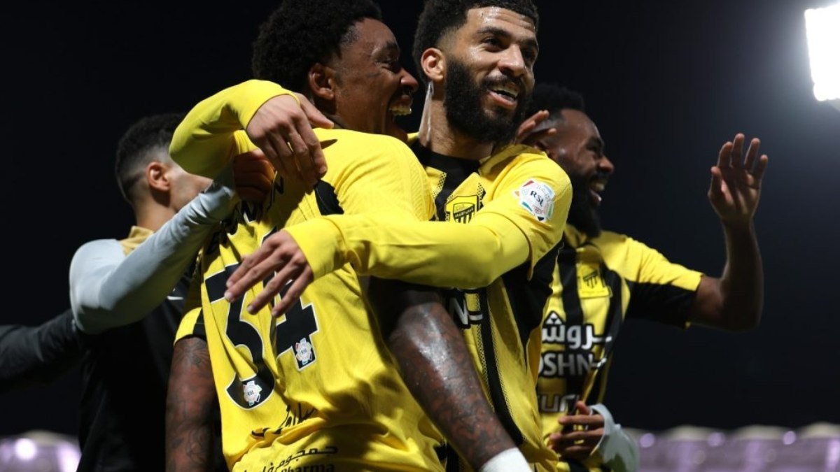 Com gol no apagar das luzes, Al-Ittihad vence Al-Nassr Com gol no apagar das luzes, Al-Ittihad vence Al-Nassr