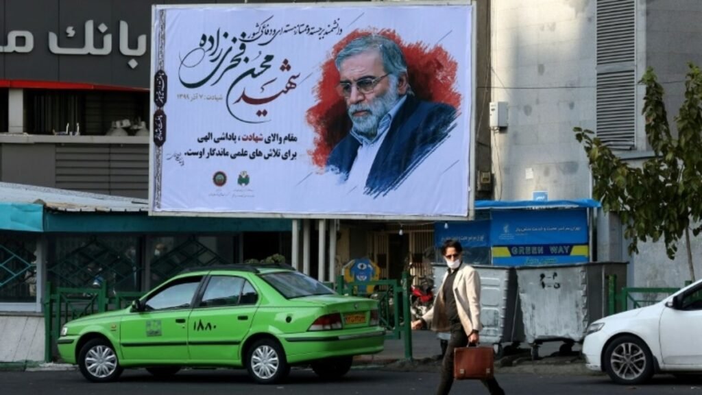 Irã condena três à morte por assassinato de cientista nuclear