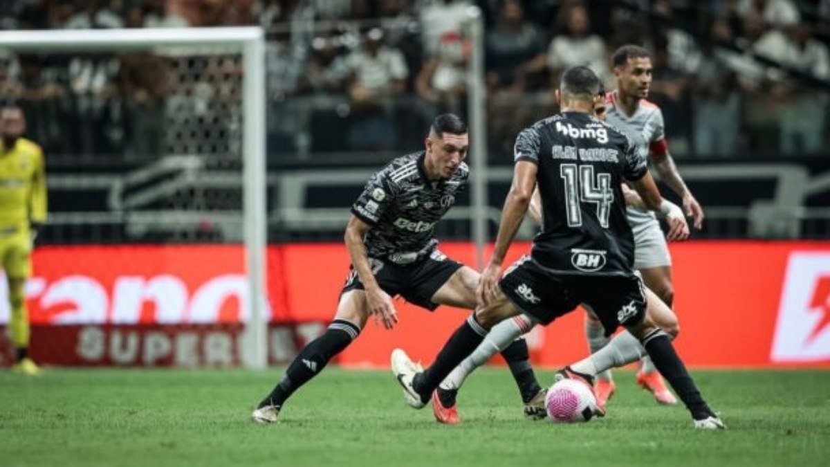 Dirigente do Inter reclama de qualidade da drenagem do gramado do Atlético