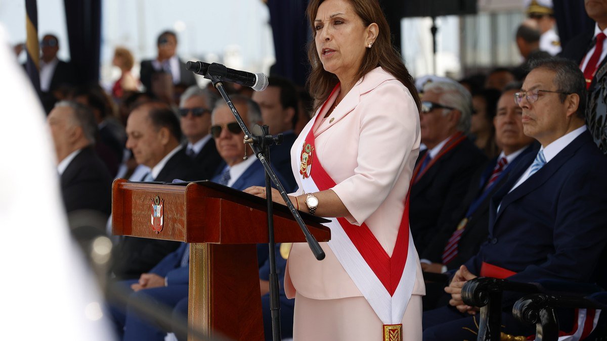 Presidente do Peru propõe pena de morte para estupradores de crianças