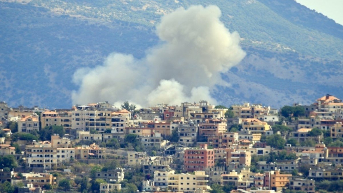 Israel ataca posições do Hezbollah no Líbano após onda de explosões