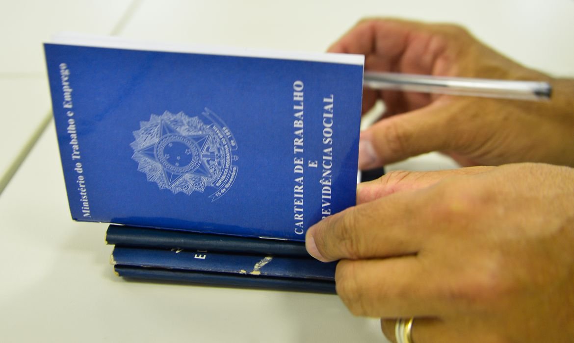 Passivo trabalhista entra no radar de varejistas após fechamento de 320 lojas Passivo trabalhista entra no radar de varejistas após fechamento de 320 lojas