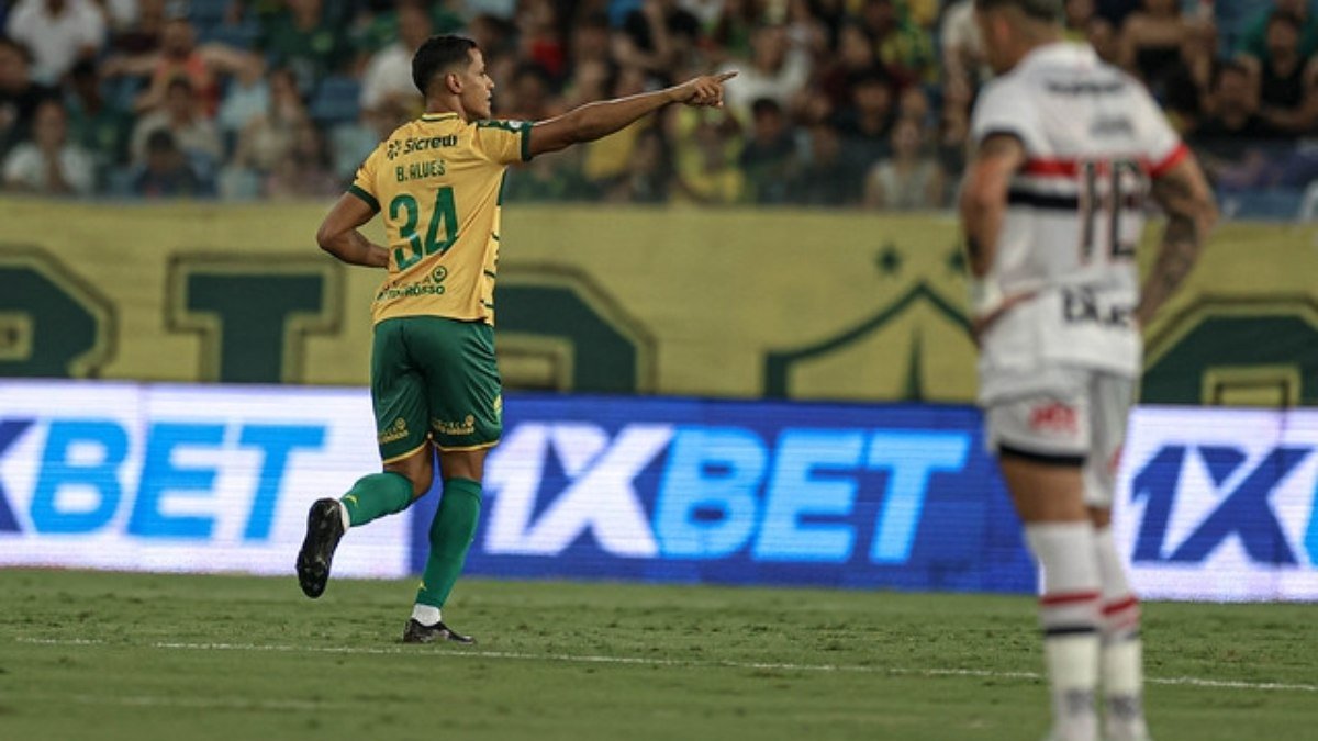 Bruno Alves faz golaço e zaga não sofre gols em vitória do Cuiabá sobre o São Paulo; veja as notas