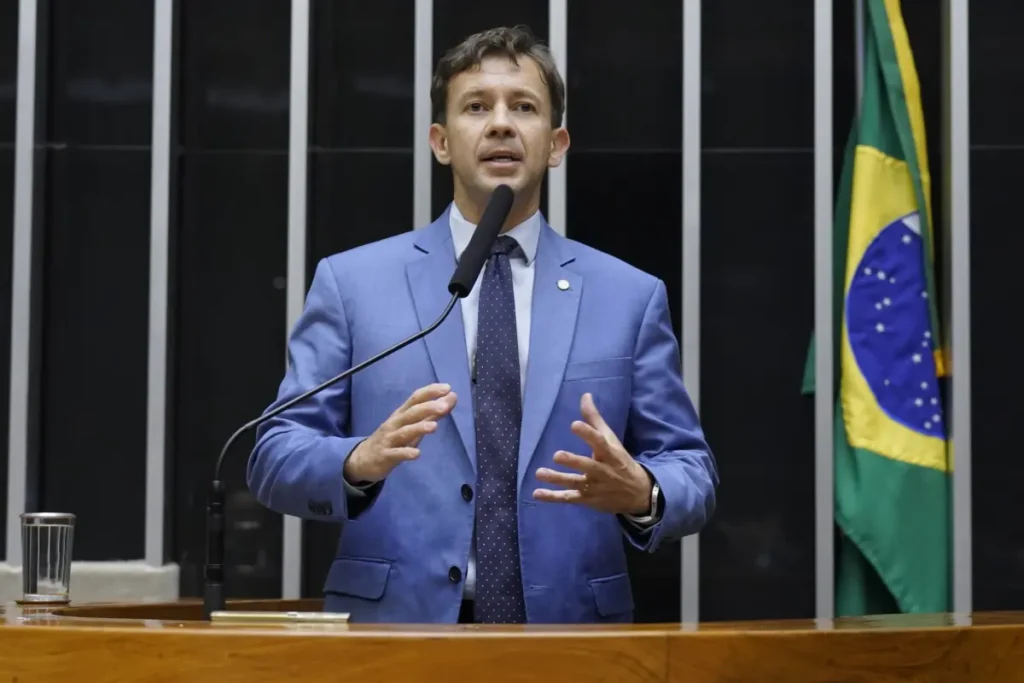 Projeto de Velloso propõe que quem gasta pouca energia não pague taxa extra | ac24horas
