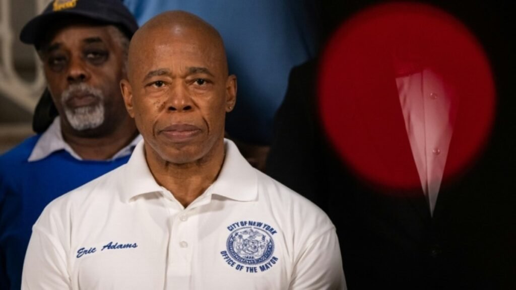 Prefeito de Nova York indiciado por acusações criminais federais
