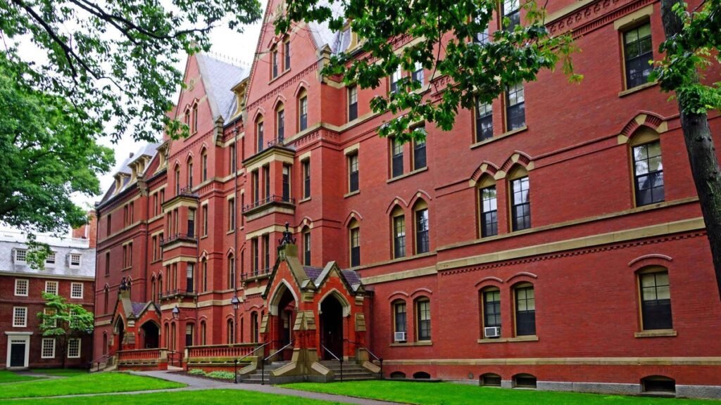 Harvard é proibida de matricular estrangeiros sob governo Trump