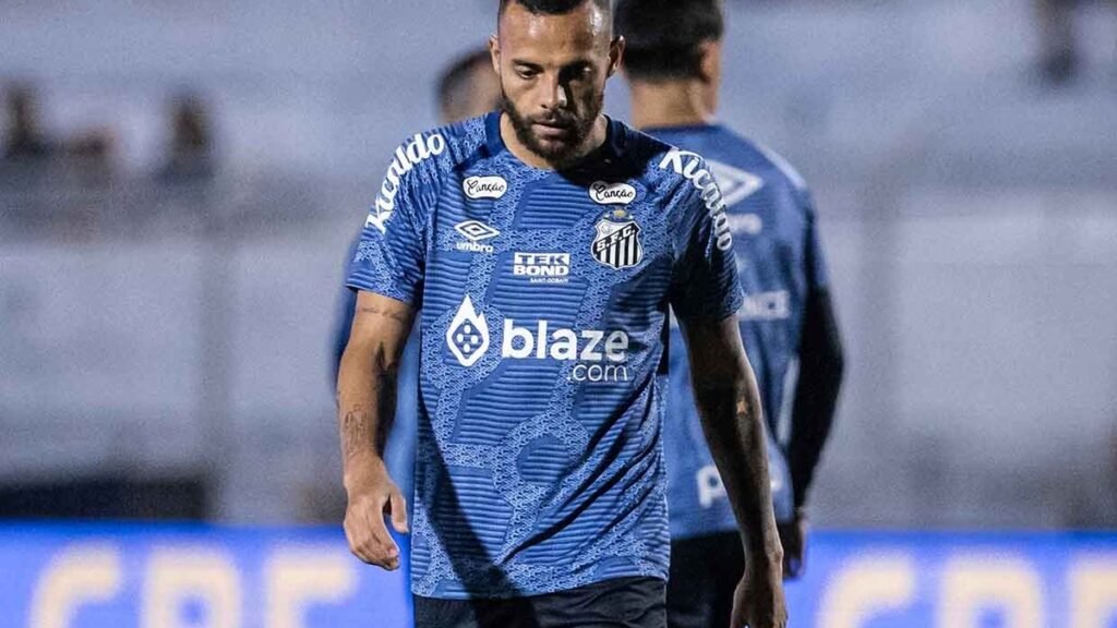 Artilheiro do Santos em 2024, Guilherme vive seca de gols na Série B