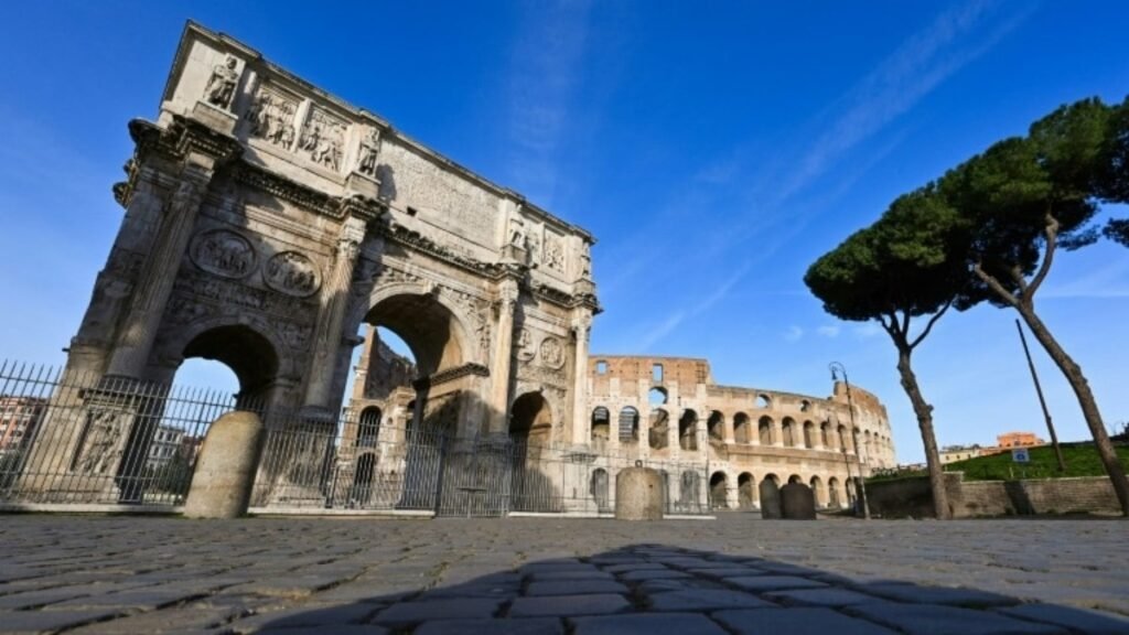 Arco de Constantino sofre danos após tempestade