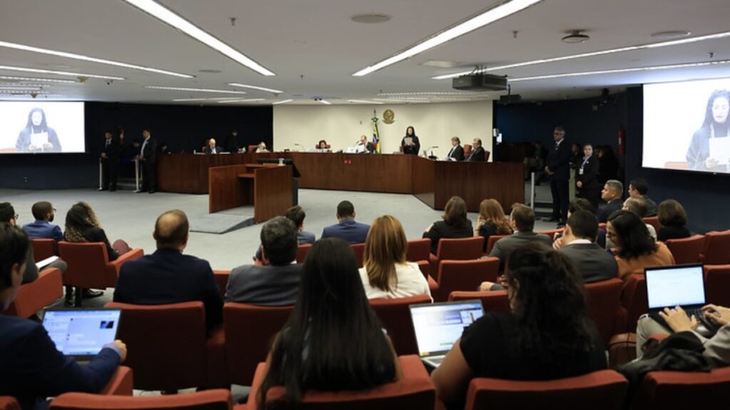 STF forma maioria para manter ação penal contra Ramagem