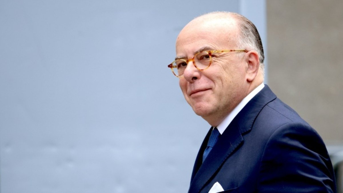 Macron faz consultas com esquerda e direita para nomear primeiro-ministro na França