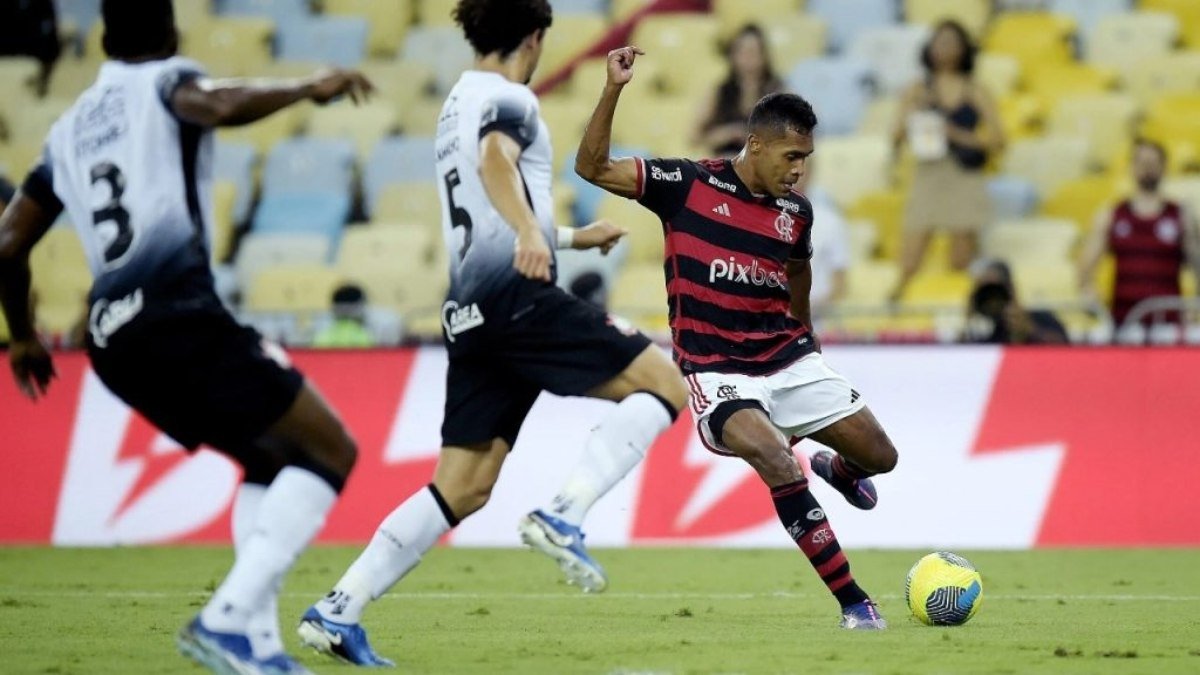 Flamengo encara o Corinthians por vaga na final da Copa do Brasil