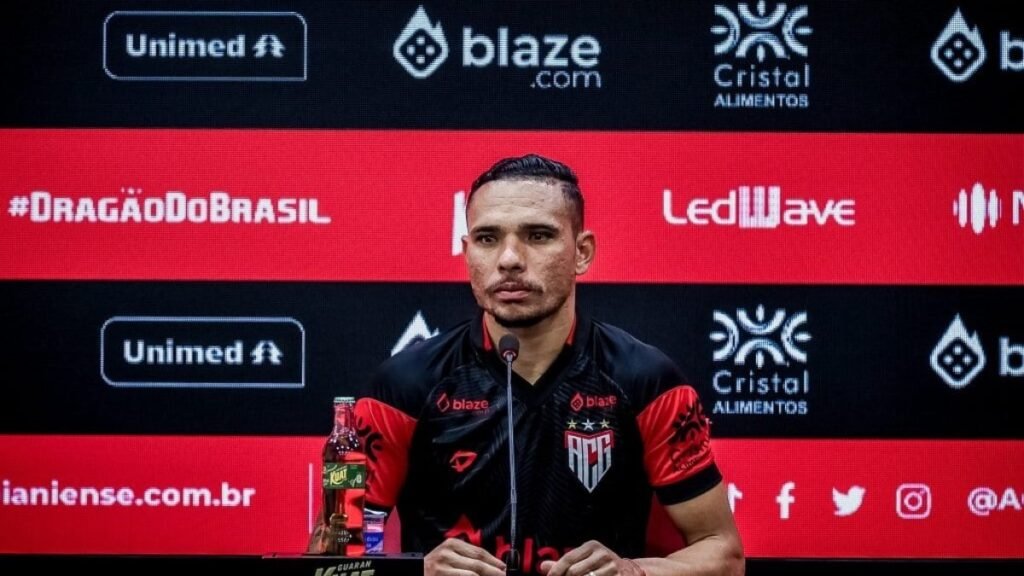Luiz Fernando deve deixar o Atlético-GO após o final da temporada