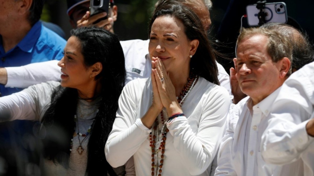 Oposição convoca ‘enorme’ protesto ‘dentro e fora’ da Venezuela para 1º de dezembro