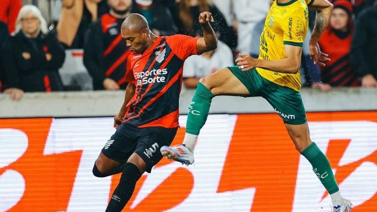Athletico terá até três desfalques contra o Fortaleza