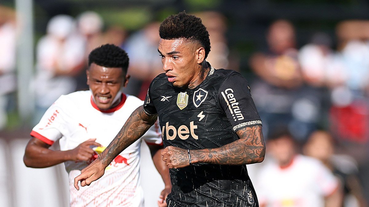 Bragantino marca cedo, segura Botafogo e vence 1ª no Brasileirão