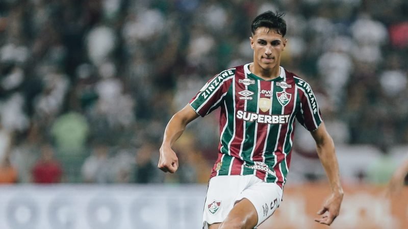 Suspenso, Bernal dá vaga a jovem destaque de treinos no Fluminense
