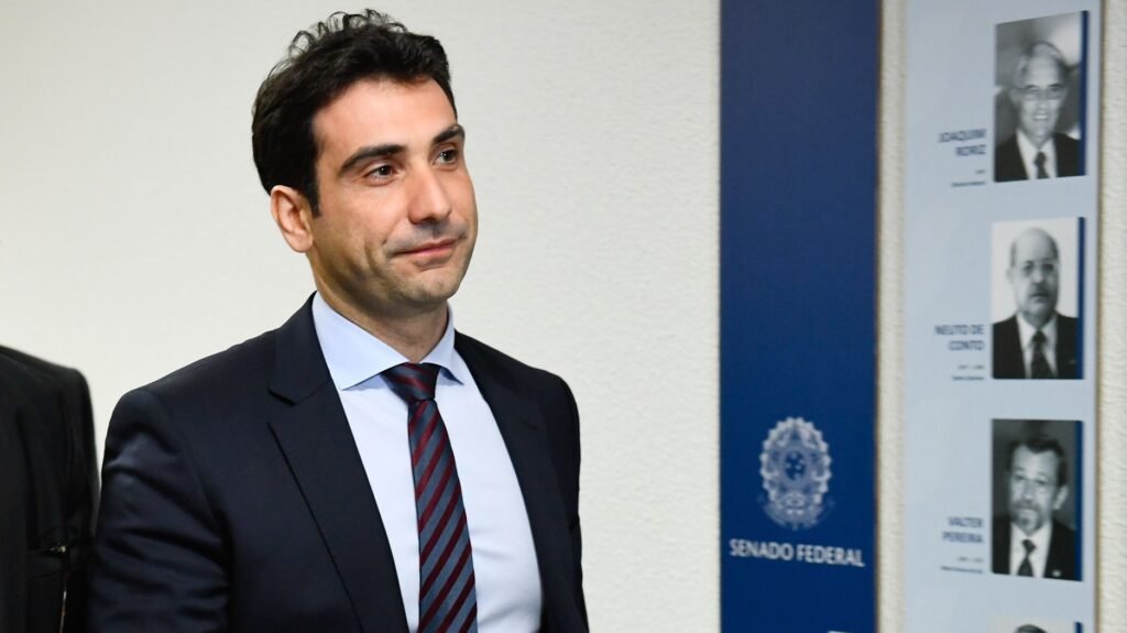 Galípolo sinaliza que BC pode deixar juros elevados por mais tempo