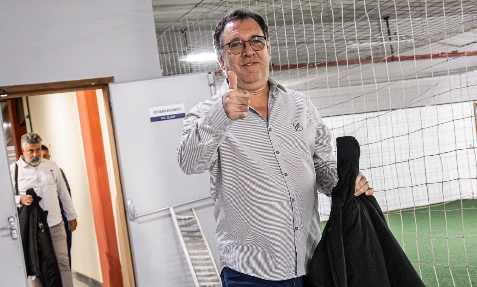 confusão no vestiário do Santos escancara desorganização fora do campo